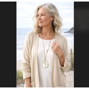 J Jill Sand Dollar Coral Necklace Gold White Pendant Coastal Boho Adjustable NWT